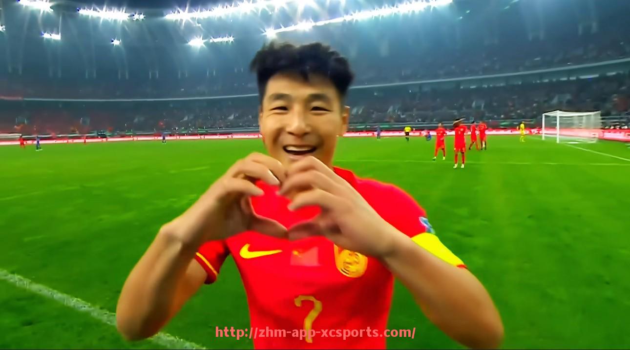 杏彩体育-英超球员佩戴罂粟花纪念的意义及争议探讨